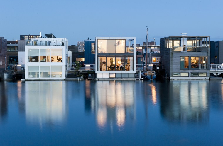 Floating Architecture: Innovative Solutions for Rising Sea Levels